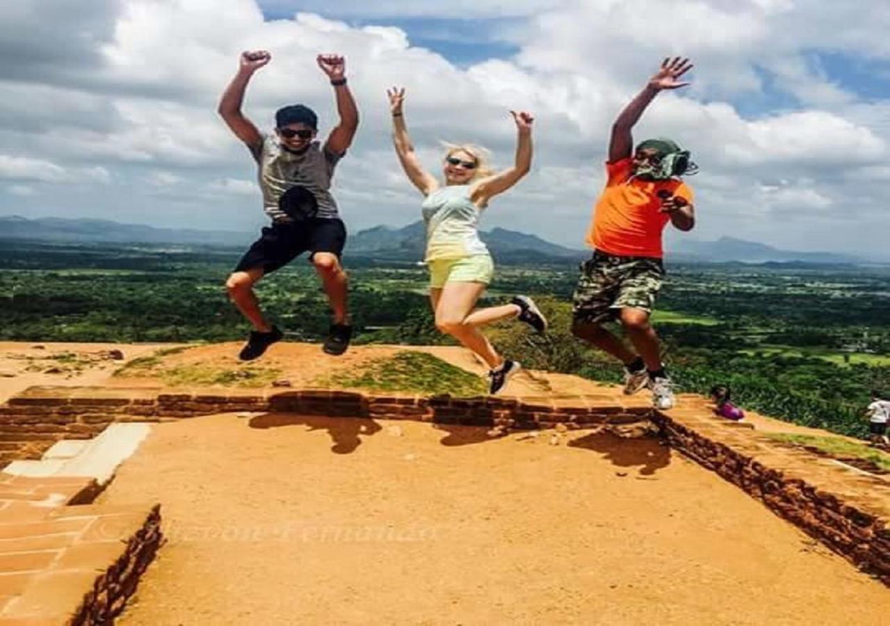 Amaya River Side Homestay Sigiriya Luaran gambar